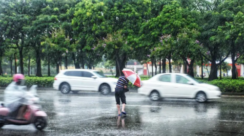 广西钦州等地今晚有大到暴雨+短时雷暴大风，明天7市有大到暴雨_特微天气网